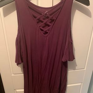 Cold shoulder boutique top